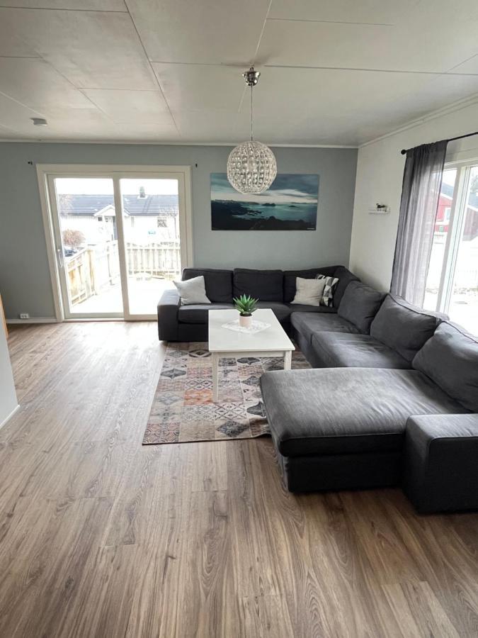 Hus Sentralt I Lofoten Leknes Exterior foto